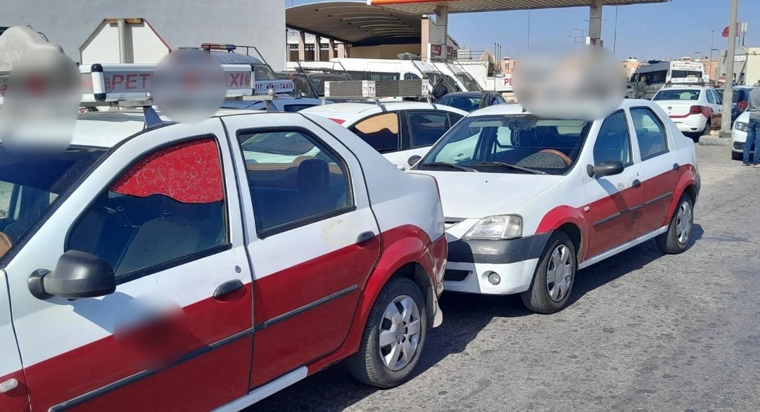 سلطات العيون تحدد تعرفة سيارات الأجرة الصغيرة و تقطع الطريق أمام الفوضى