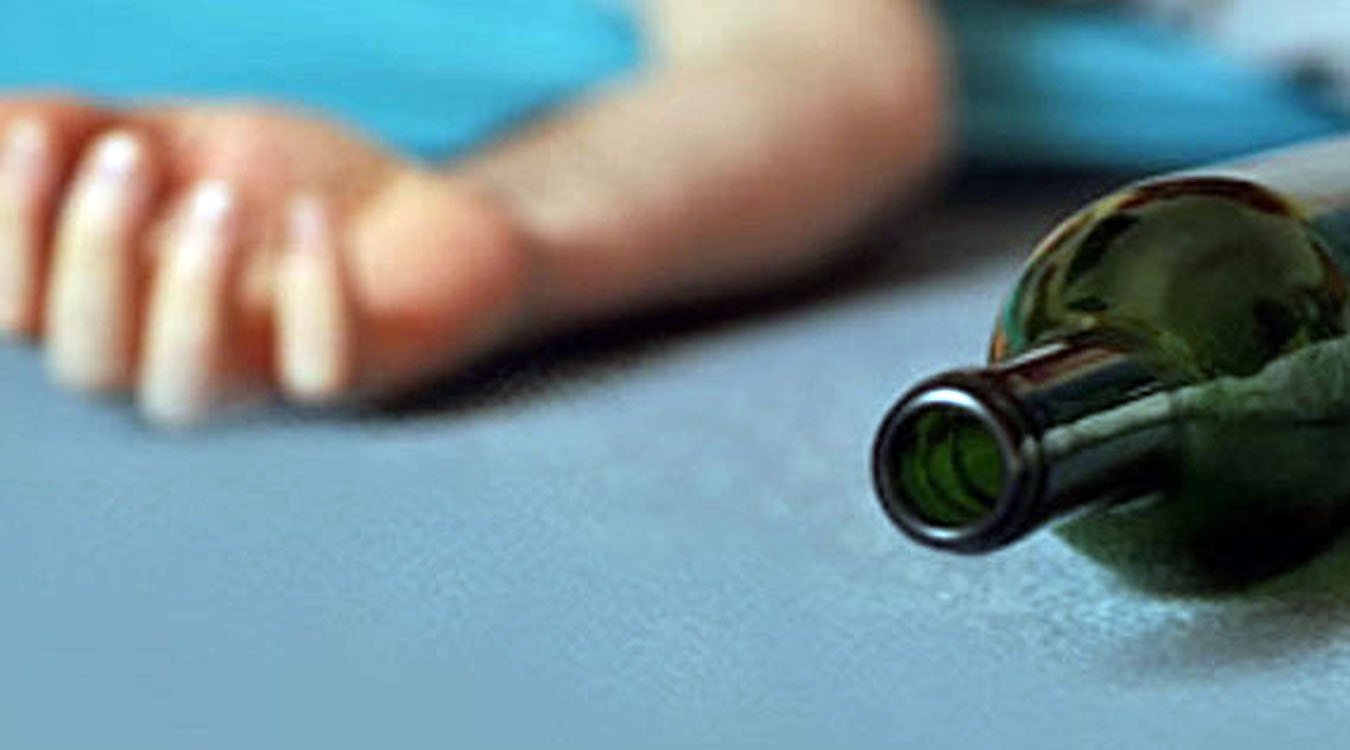 12 سجنا نافذ في حق بائع مسكر “ماء تسبب في وفاة 19 شخصا