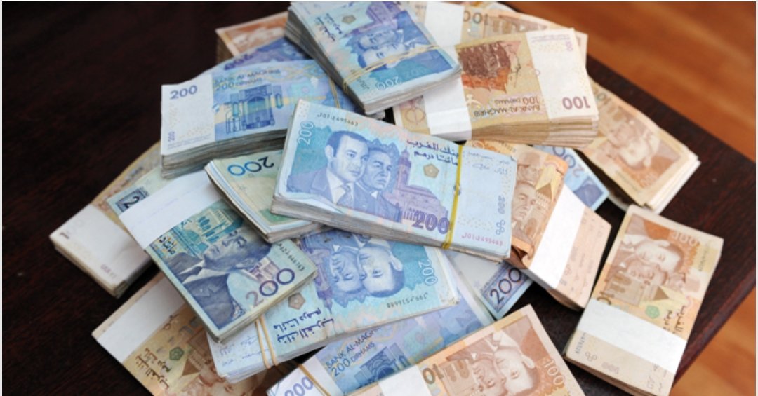 منح الطلبة تتعرض للاستحواذ و موظف بنكي في قفص الاتهام