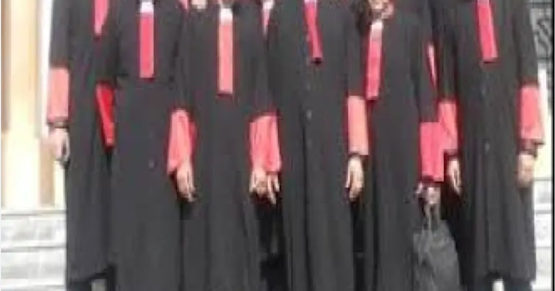 المفوضون القضائيون يحتجون أمام وزارة العدل بالرباط