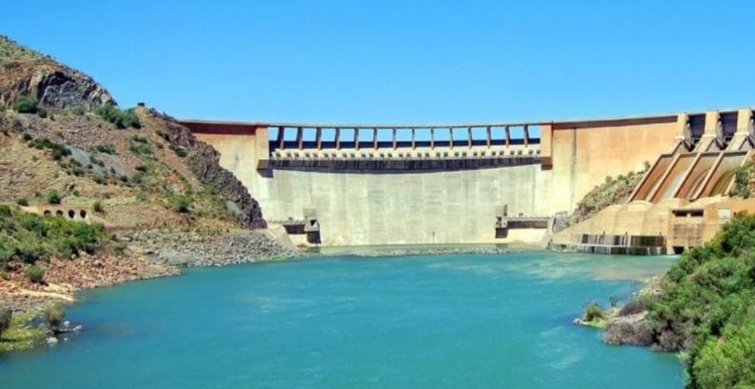 تزنيت تستعد لبناء سد جديد لتعزيز إمدادات المياه وحماية المنطقة من الفيضانات.