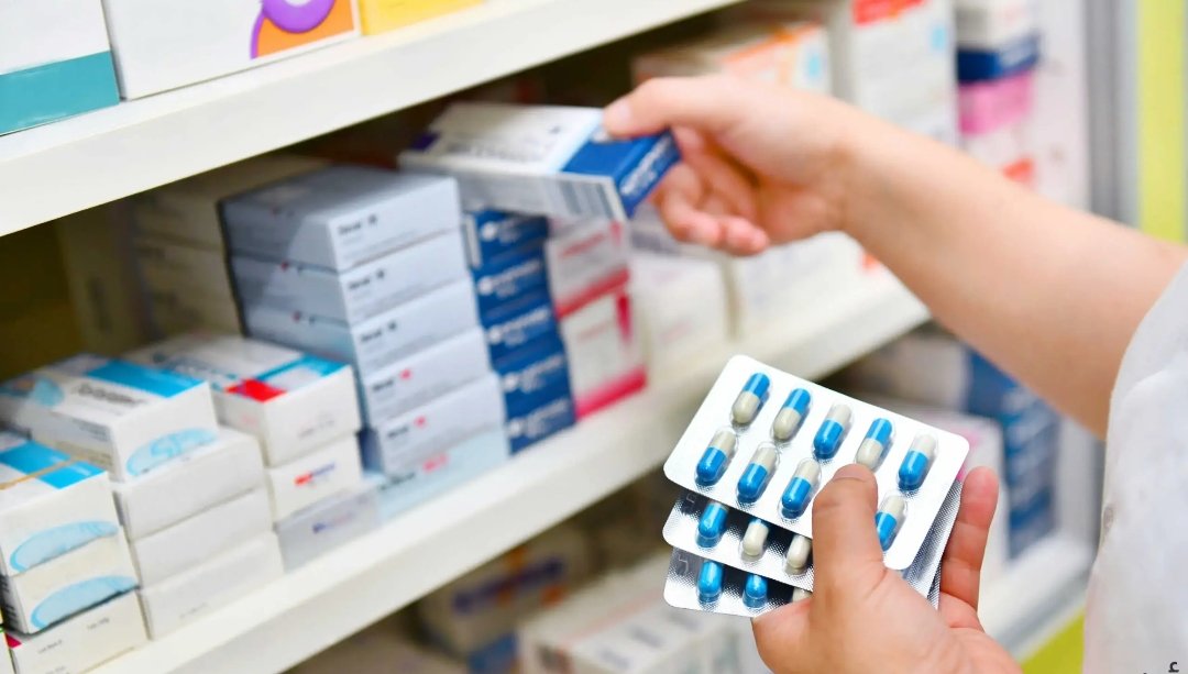 ناقوس كونفدرالية نقابات صيادلة المغرب يدق  بسبب مشكل انقطاع الأدوية