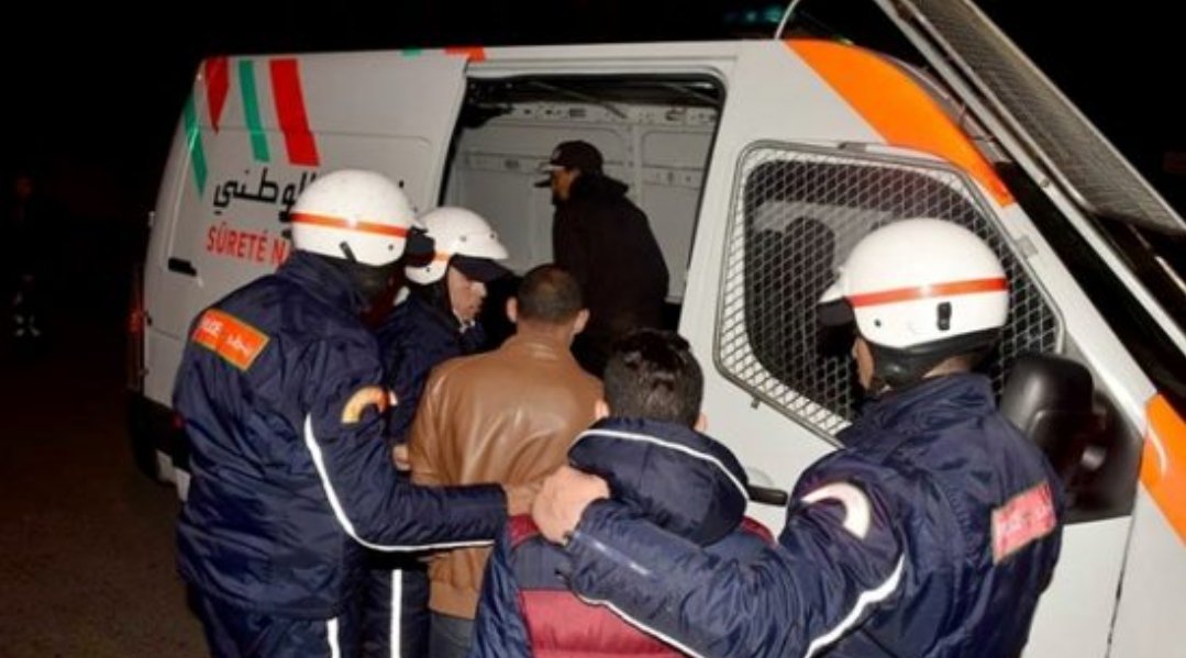 مصرع تلميذ بطعنة سك ين يجر 5 قاصرين و راشد الى التوقيف بطنجة