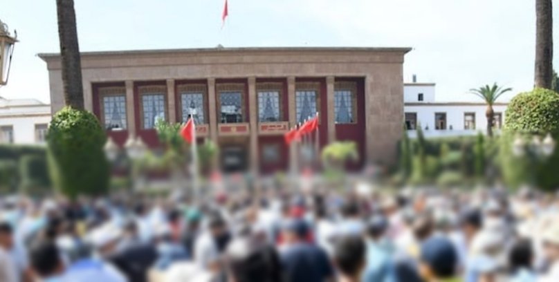 طلبة المدرسة العليا للأساتذة بأكادير يحتجون و يهددون بالتصعيد