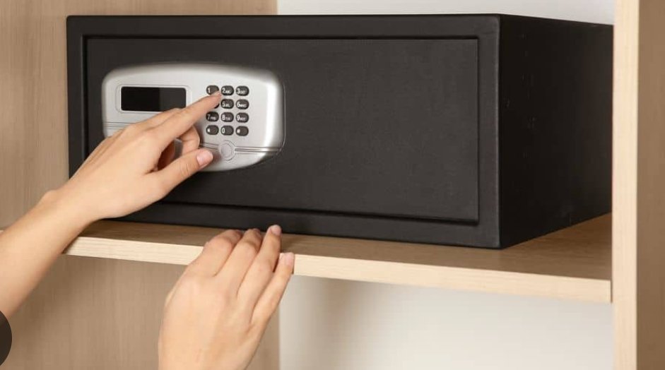 مكافحة رواج الكاش وراء الإقبال على اقتناء الخزينات الحديدية