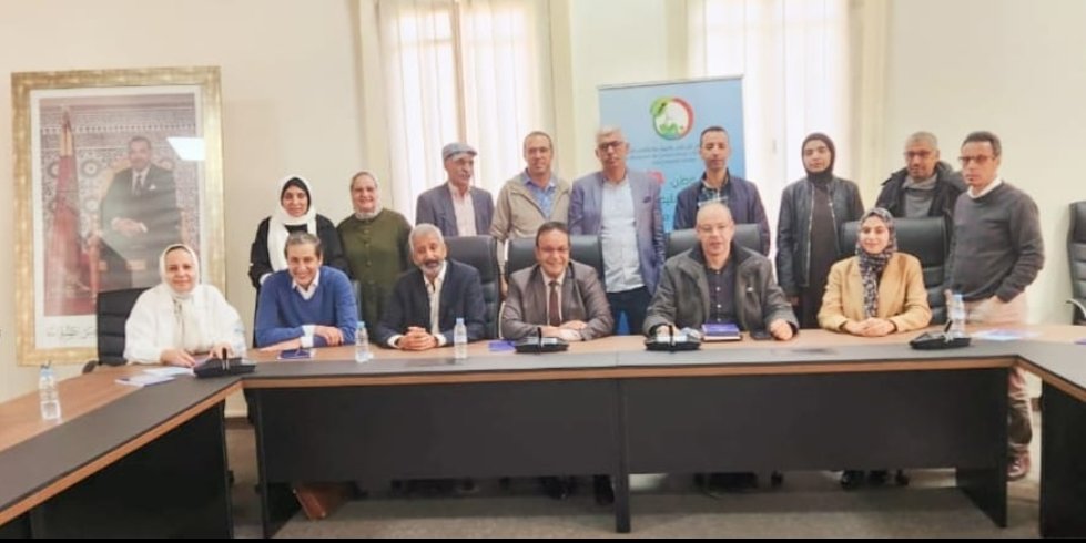 في غياب فاعلين مؤسساتيين اساسيين هيئات مدنية ومهنية تناقش موضوع “ندرة الماء” بمراكش ..