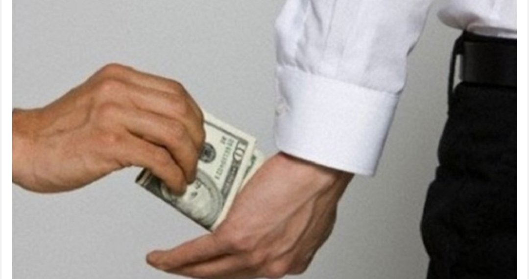 الفرقة الوطنية توقف دركي و وسيط متلبسين بتسلم رشوة 200 درهم بالخميسات