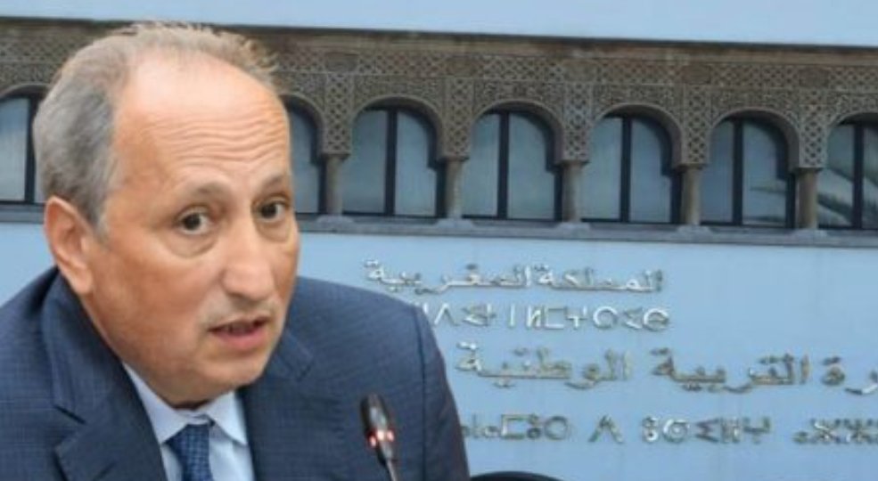 وزارة التعليم تعلن عن معالجة ملف الأساتذة العرضيين.