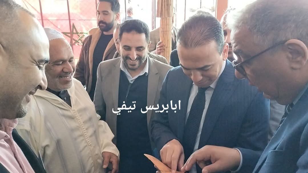 السعدي يعلن عن الانتهاء من إعداد 300 ألف بطاقة مهنية موجهة للصناع التقليديين