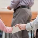 الغرق ينهي حياة اب خلال انقاذ ابنته بشاطي ضواحي الجديدة