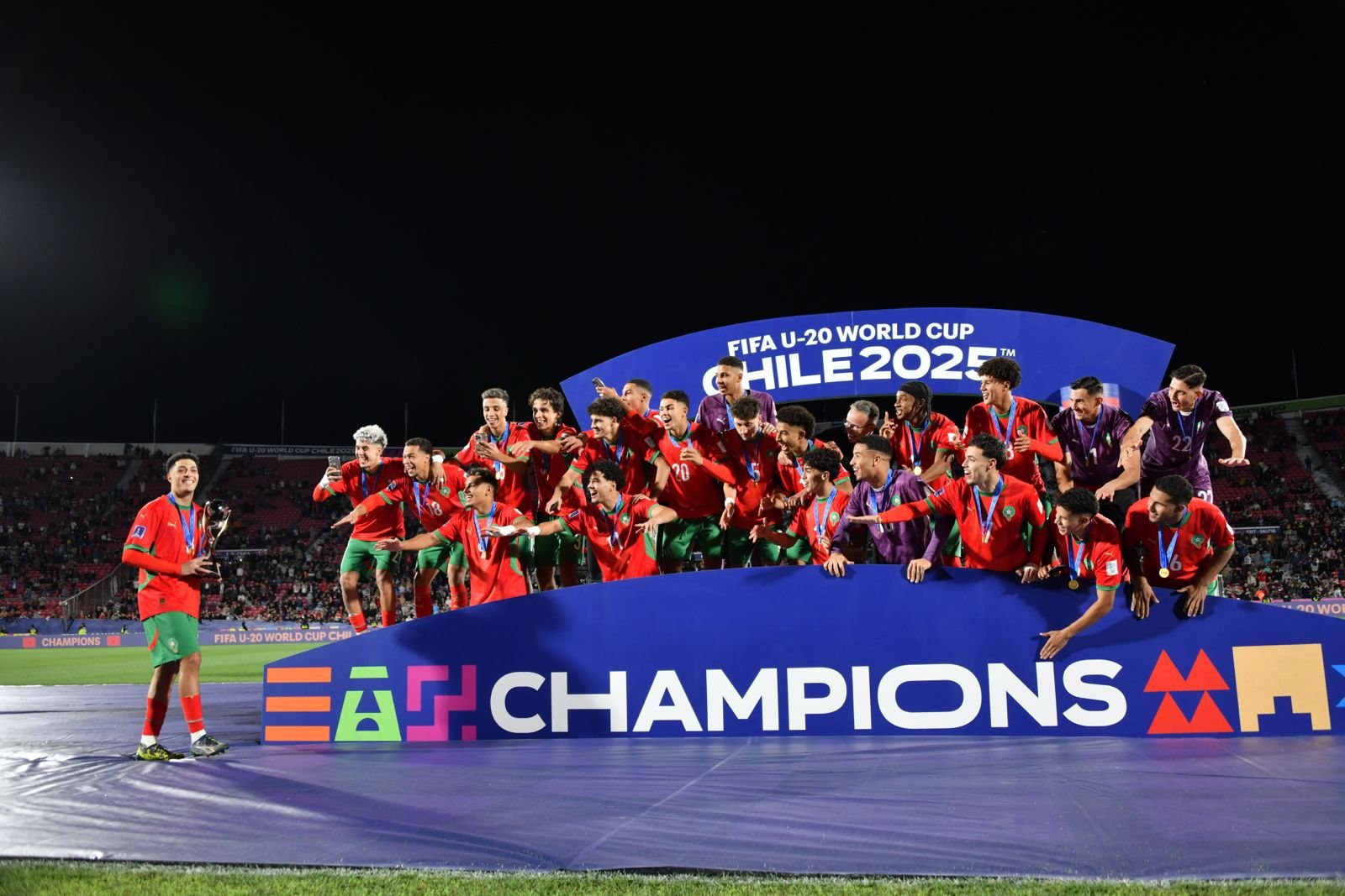 أول عربي وثاني إفريقي ، تتويج تاريخي لاشبال الاسود في كأس العالم