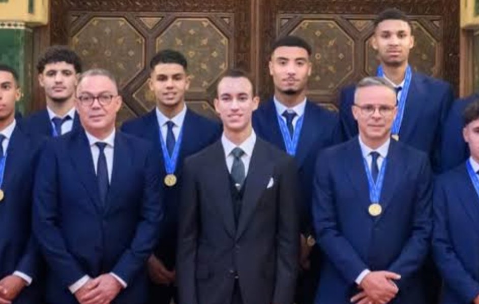 مكافئة مالية ملكية لمدرب منتخب الأسود لأقل من 20 سنة