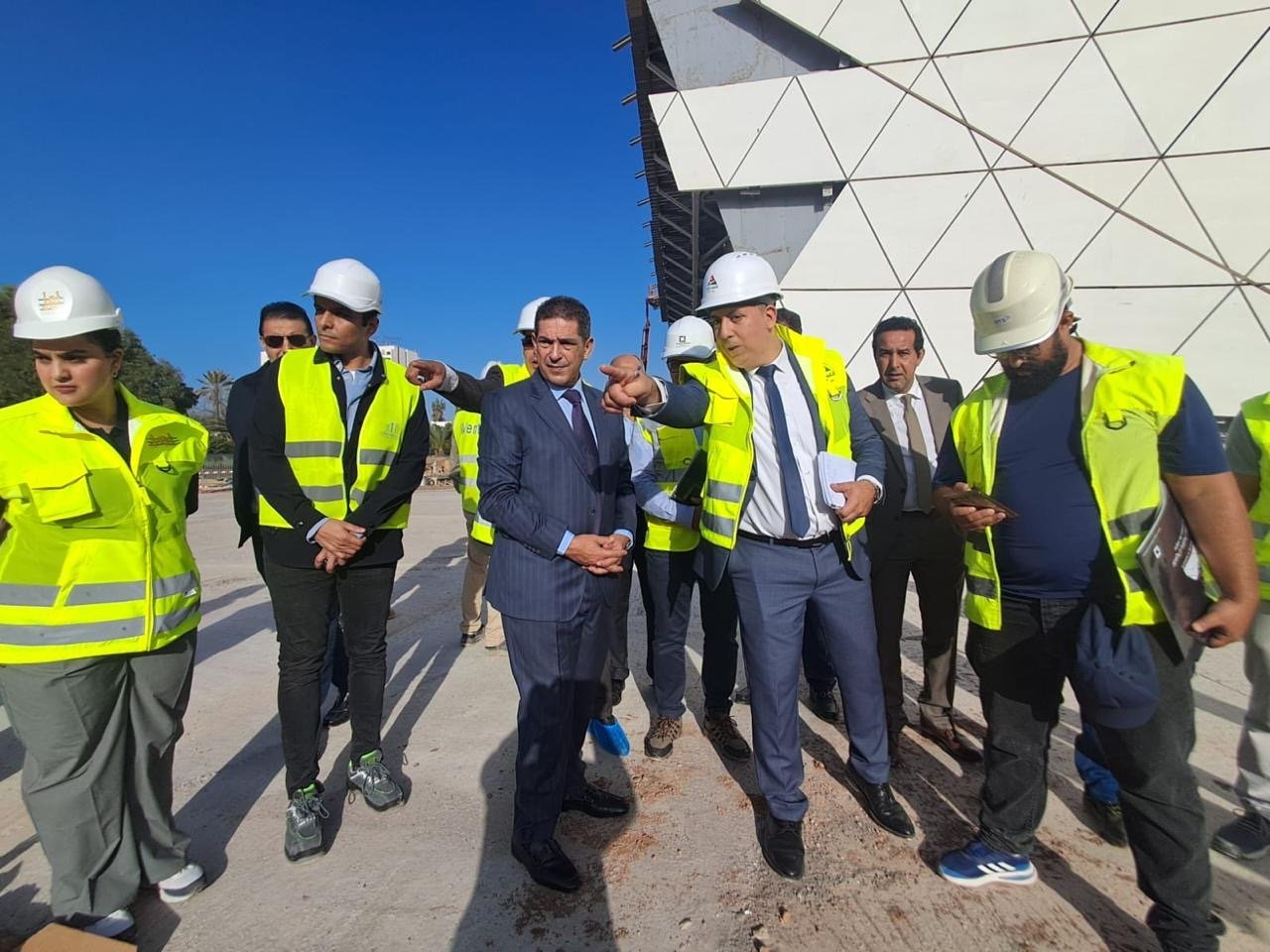 امزازي يتفقد ورش بناء المسرح الكبير بأكادير