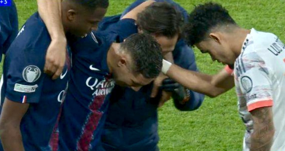 هكذا علق لويس دياز، على الإصابة التي تسبب فيها للنجم المغربي، أشرف حكيمي