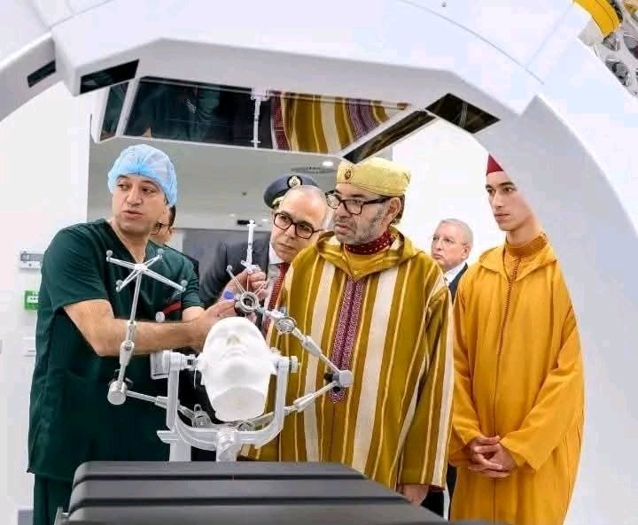 جلالة الملك يدشن المركب الاستشفائي الجامعي الدولي محمد السادس للرباط ويعطي تعليماته لافتتاح “مستشفى أكادير”