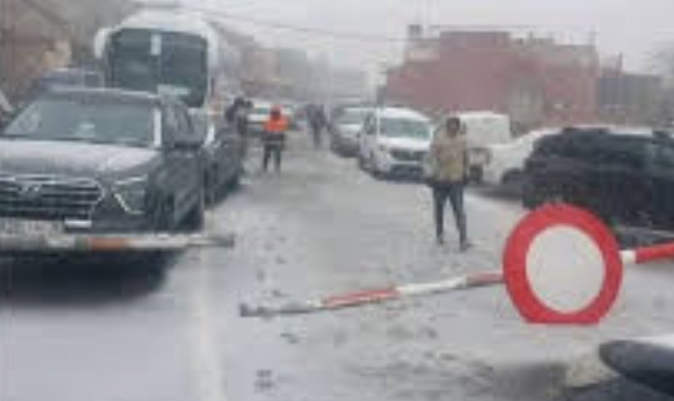 الطريق بين مراكش و ورزازات مقطوعة بسبب تهاطل الثلوج