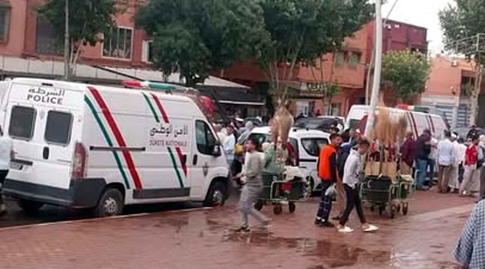 سائق دراجة نارية يحرق الاشارات المرورية و يدهس رجل امن بازيلال