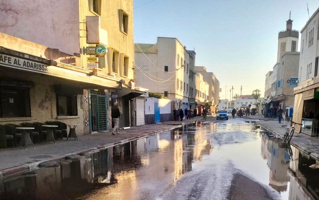 تجار شارع مولاي إدريس الأول بالصويرة يطالبون برفع الضرر