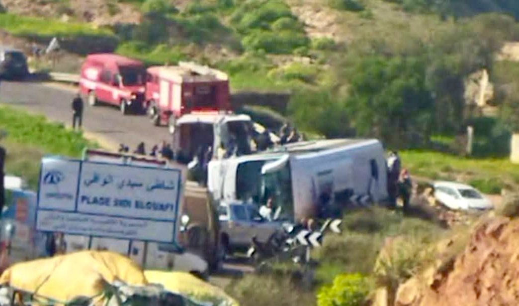 اولى المعطيات تسجيل 4 وفيات في انقلاب حافلة تقل رجال الشرطة ضواحي سيدي إفني