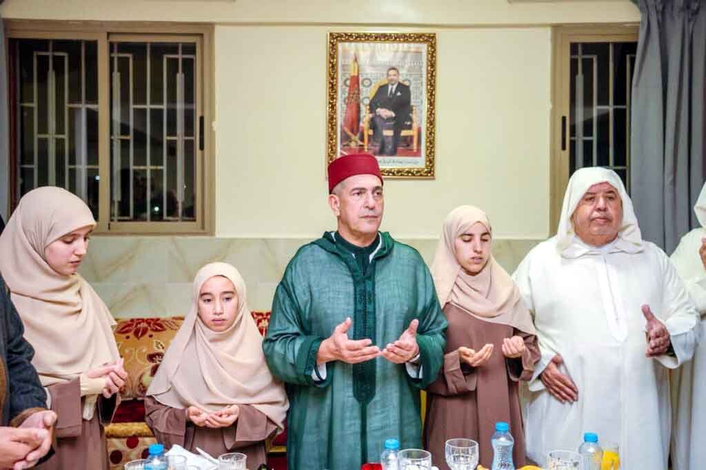 بجماعة إمسوان الوالي امزازي يشارك طالبات دار الطالبة تليلت فطور رمضان