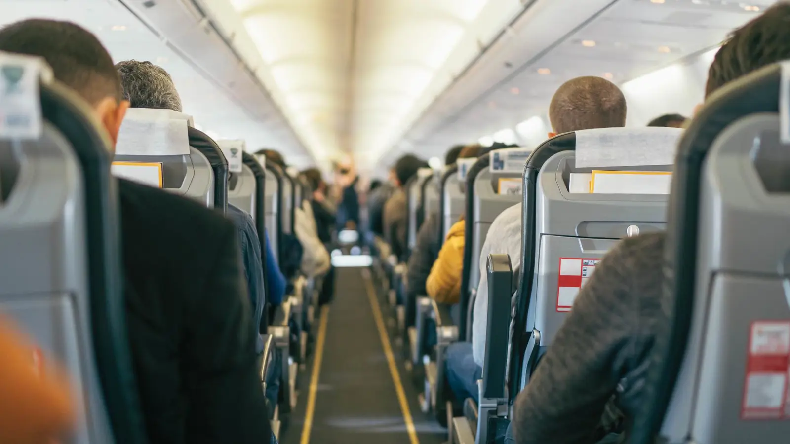 وفاة مسافر جوا يجبر طائرة على الهبوط بمطار محمد الخامس