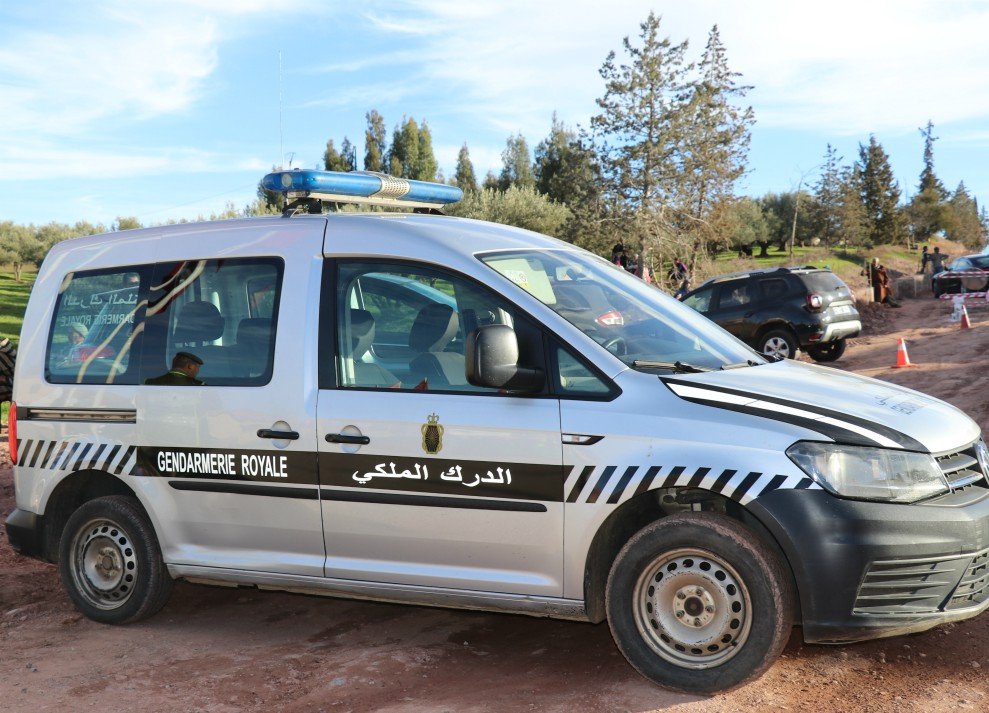 رشق المركبات بالحجارة بين اسفي و الدارالبيضاء وراء توقيف 12 متورطا