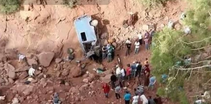 فاجعة انقلاب “ترنزيت” يخلف قتلى و جرحى ضواحي أزيلال