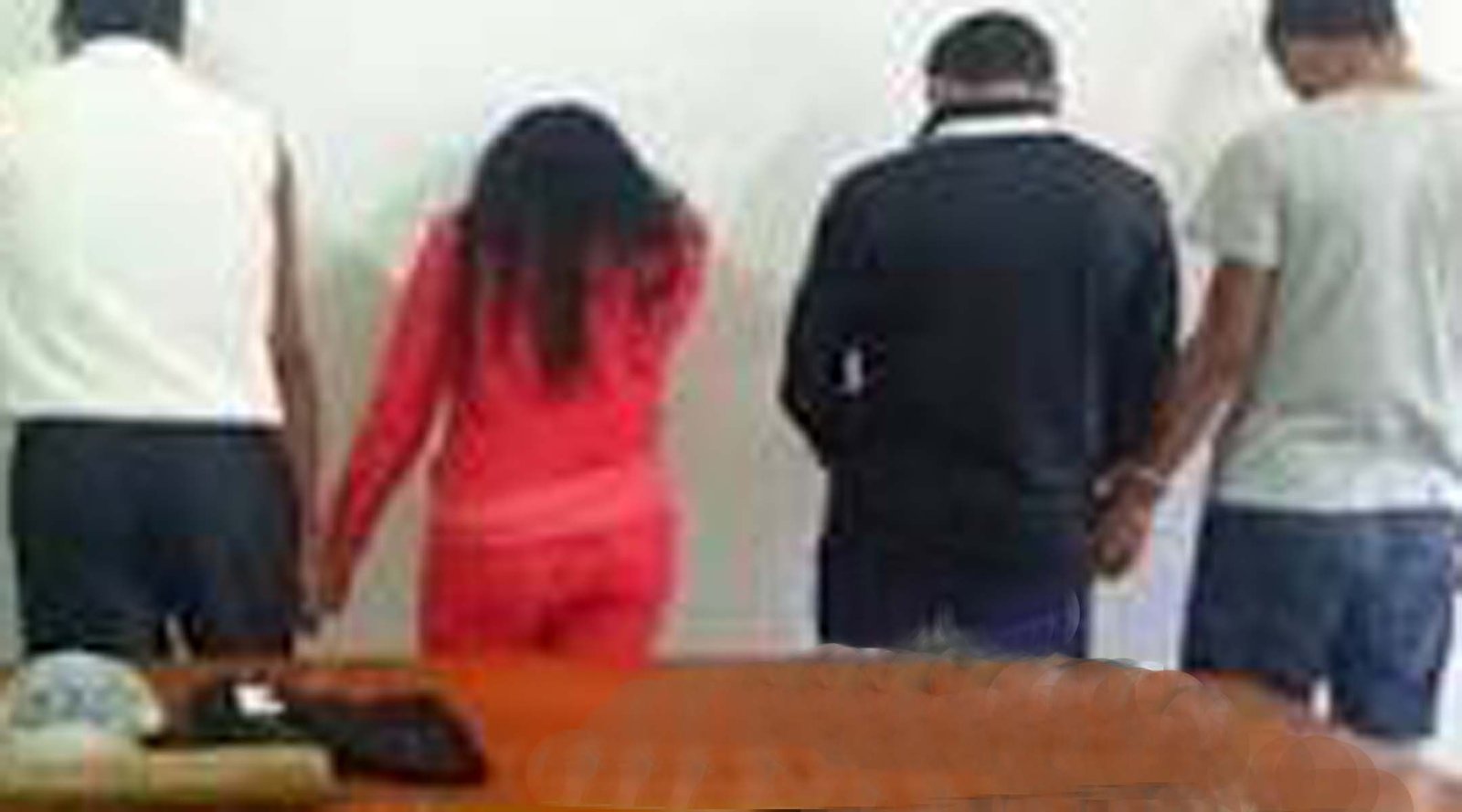 خمسة أشخاص من ضمنهم سيدة متورطون في الاعتداء عل شرطي و احتجاز سيدة