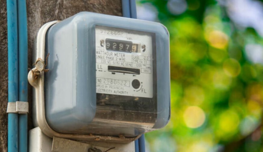 الحكومة تقرر الإبقاء على نفس التسعيرة المتعلقة بالكهرباء