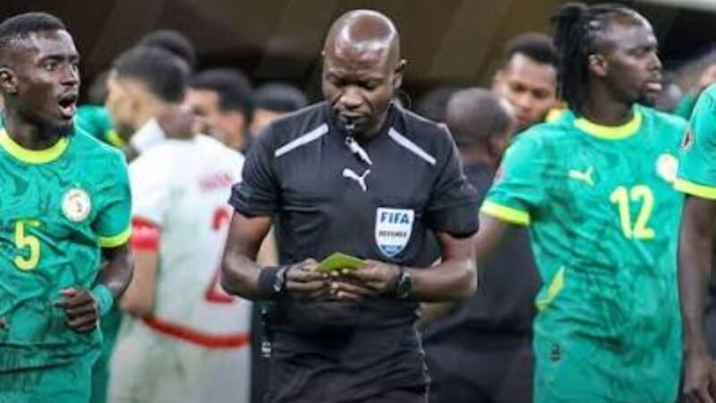 إبعاد الحكم الكونغولي جان جاك ندالا من لائحة الحكام المرشحين لإدارة مباريات كأس العالم 2026.